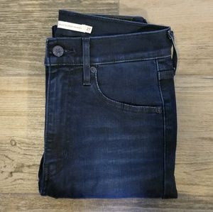 Like New Levi's Mile High Skinny Jean - Size 27